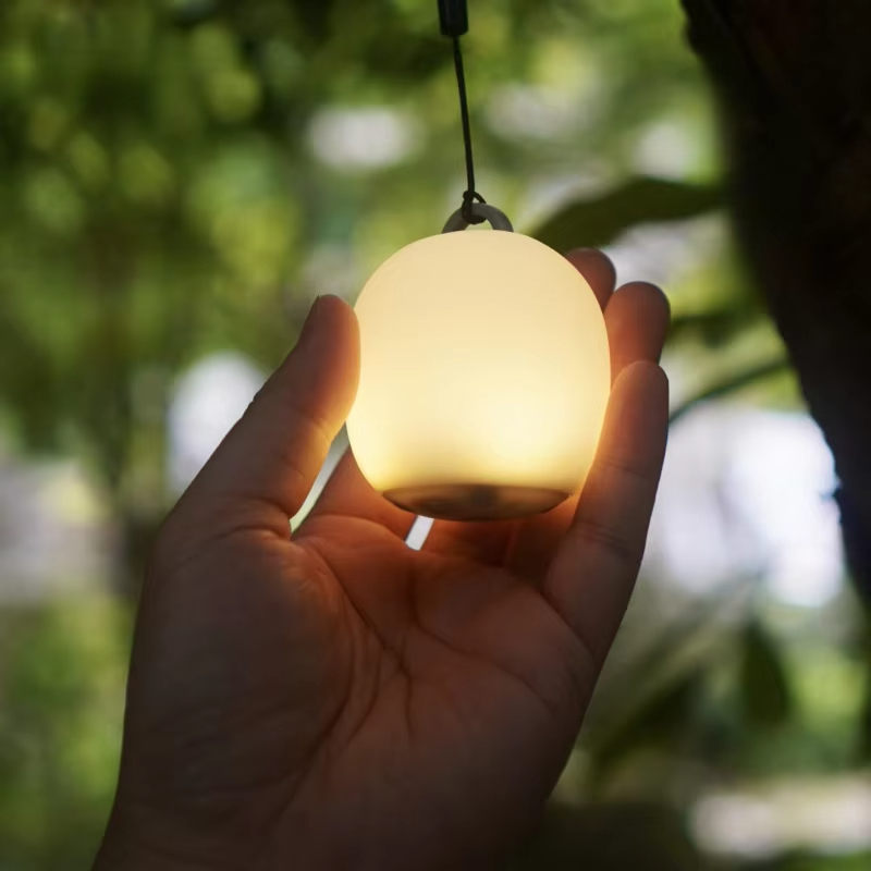 ミニ卵型シリコン製キャンプランタン、USB充電式ポータブルL - Outdoor Camping Adventure Lamp のレビューと価格